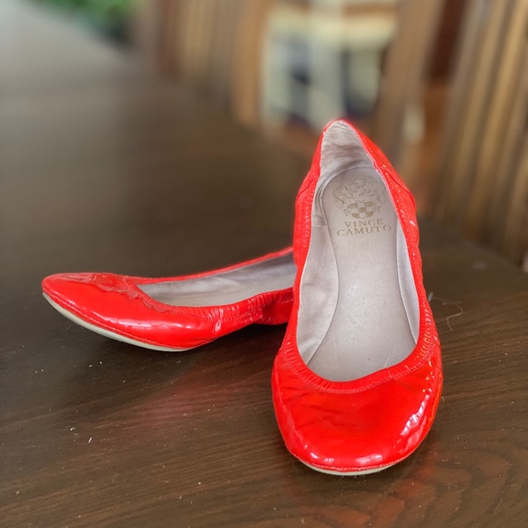Vince Camuto Flats size 7 (but run small) Red - Picture 1 of 3